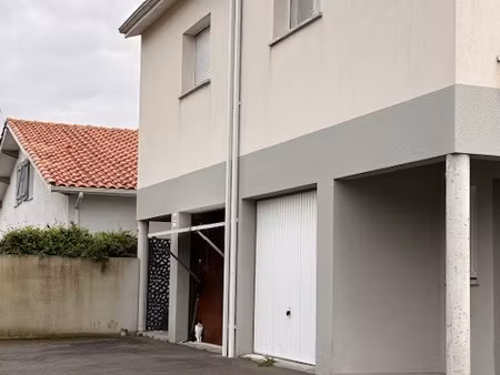 maison t3 dupelx avec garage (pour stockage) et jardin