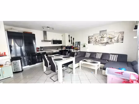 appartement f2 à woippy avec terrasse  jardin et place de pa