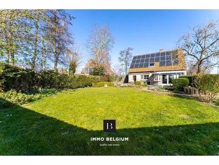 prachtige woning op ruim perceel met bijgebouw