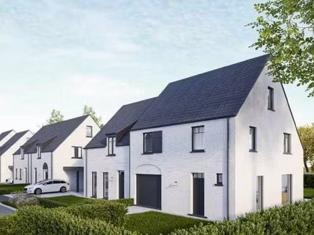 ruime energiezuinige woning met open zicht te gistel.