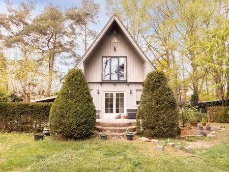 te renoveren open bebouwing in een groene oase