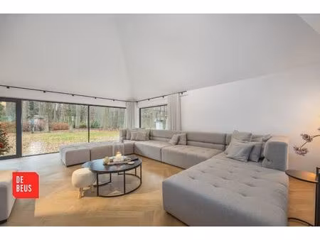 exclusieve recente villa op uitzonderlijk ruim perceel in groene omgeving