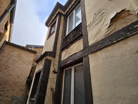 sous compromis // immeuble de 4 appartements a renover entierement metz centre - toiture n