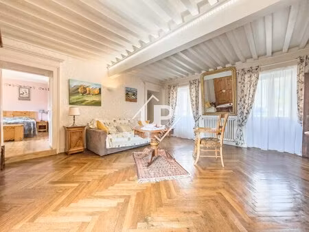 appartement avec vue dégagée au coeur du village
