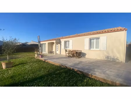 vente maison 6 pièces 106.76 m² à saint-hippolyte (17430)  247 500 €