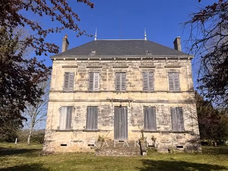 couqueques - chateau de 316 m²  à rénover  à 25 minutes des plages oceanes