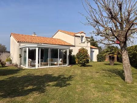 urgent - en exclusivité à gétigné  belle maison familiale à découvrir rapidement
