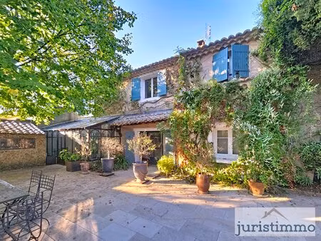 mas de charme de 130 m2 habitables sur 1 258 m2 de terrain paysager  avec piscine et...