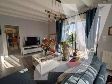 maison à treillières à 500 m du bourg avec 2 garages