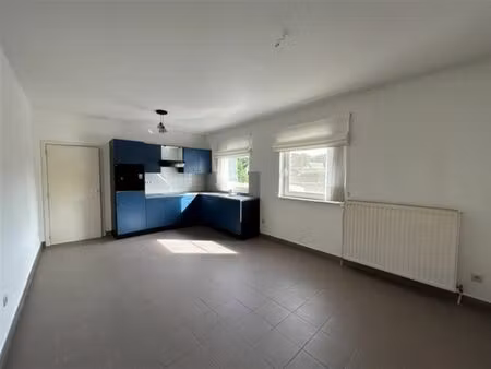 gezellig appartement met 1 slaapkamer en carport.