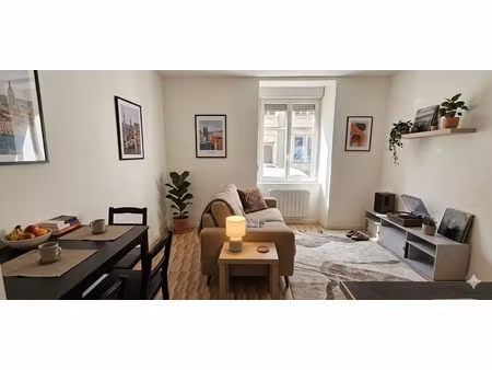 studio meublé rénové – 26 rue de tunis (rdc)