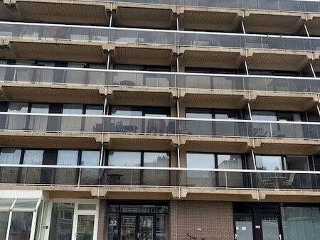 volledig gerenoveerde studio met zicht op zee!