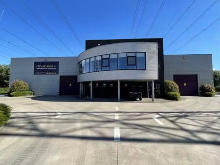 magazijn met kantoren te huur in beveren