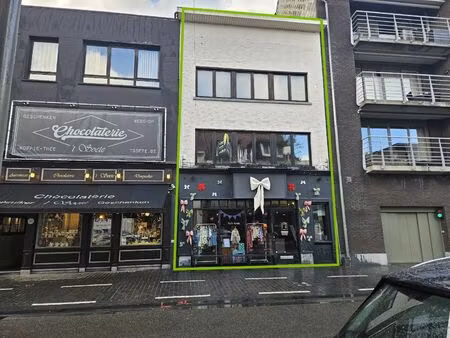 handelspand van 135 m² met diverse mogelijkheden in het centrum van mol!