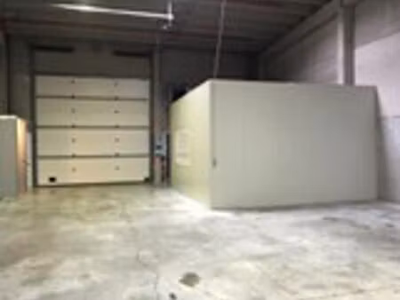 magazijn met kantoor unit 18 - 244m² te huur