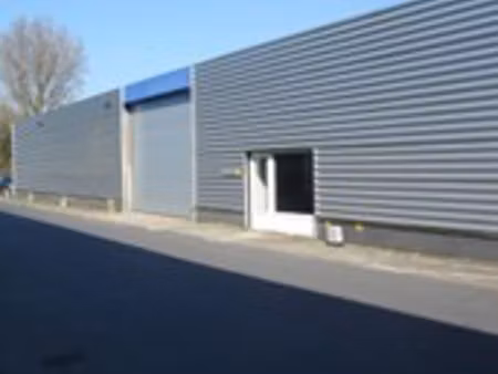magazijn met kantoor unit 7 - 600m² te huur