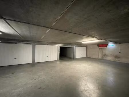 gesloten garagebox te huur vlakbij centrum knokke-heist