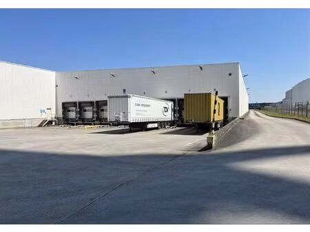 uniek logistiek bedrijfsgebouw te huur : magazijnen vanaf 3.060m² - 15.370m²