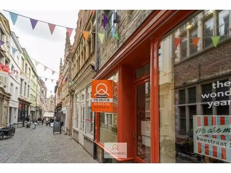 gerenoveerd handelspand vlakbij vrijdagsmarkt