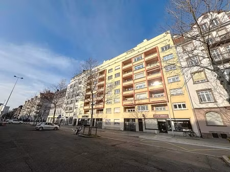 boulevard de la marne  ensemble immobilier composé de 19 garages