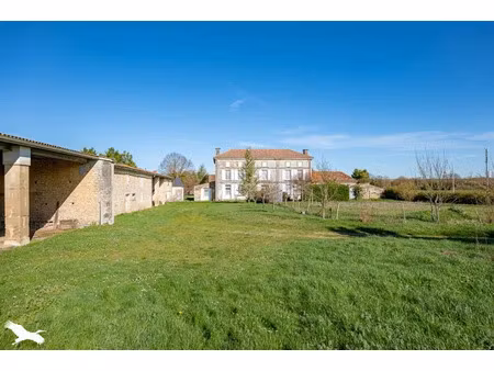 vente maison 13 pièces 370 m² à matha (17160)  328 290 €