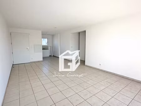 vente appartement luc-la-primaube 12450 - - surface privée