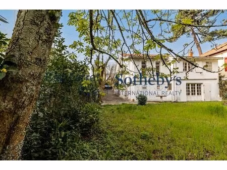 arcachon  aiguillon propriete a renover sur beau terrain