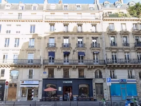 location local professionnel 120m²