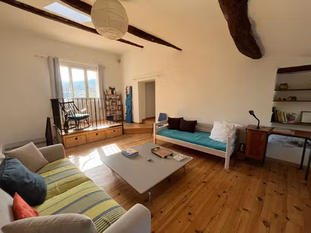 maison de caractère en bord de rivière