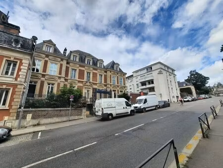 location local professionnel 88m² rouen 76000