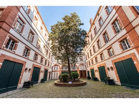 hôtel particulier | rue saint-antoine du t