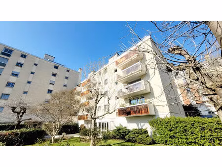 b-c centre 3 p. 63.37 m2