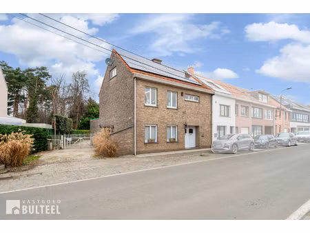 huis te koop in sint-niklaas met 4 slaapkamers