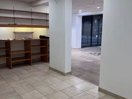 vente bureaux et commerces à fleury-d-aude (11560) : à vendre / 166m² fleury-d-aude
