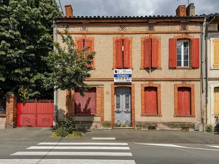 belle maison de caractère de type 9 et de 320 m² à 5 min de la place du vigan