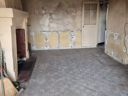 juvardeil maison de bourg à rénover entièrement (environ