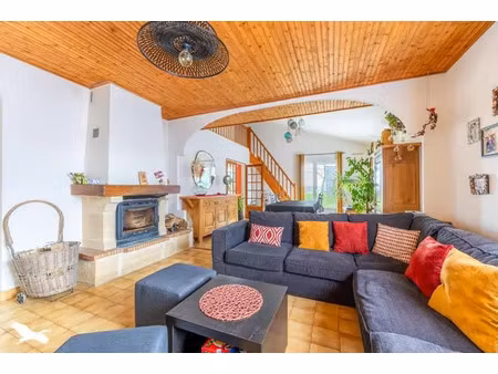 vente longère et corps de ferme à la ferrière (85280) : à vendre / 189m² la ferrière
