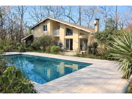 maison landaise 5 chambres  cuisine  séjour  garage  piscine