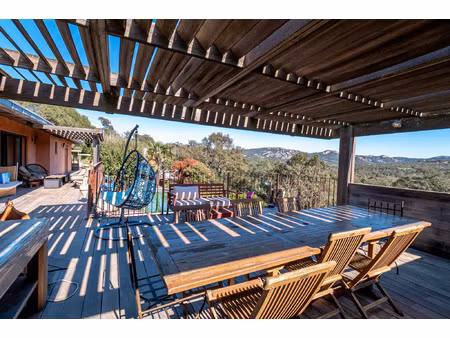 propriété avec vue dégagée à sotta  commodités à pied et cad