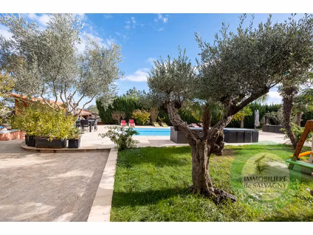 a vendre grande maison avec piscine  5 chambres à la tour de