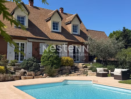 ecully maison de charme de 150m2 avec jardin et piscine