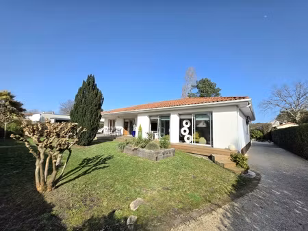 maison 7 pièces - 195 m²