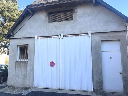 entrepôt / hangar   terrain 142m2