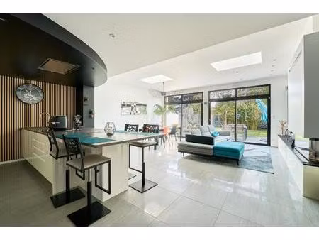 un bien rare en plein cœur de cesson et offrant un cadre de vie privilégié!