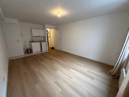 lille saint-michel - studio avec parking - rue d'artois