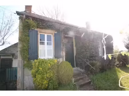 a champvert  charmante petite maison de campagne