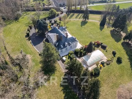 demeure de prestige en pierre de taille parc de 2 hectares