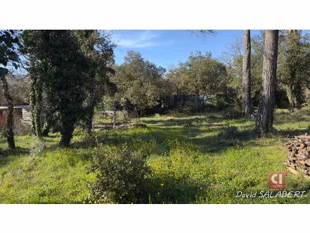 garéoult ? terrain constructible 800 m² en quartier résidentiel