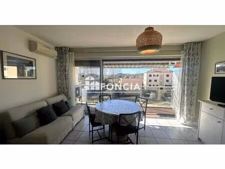 studio centre-ville lavandou à 300m de la plage