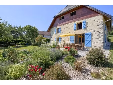 magnifique corps de ferme entièrement rénové avec vue imprenable à pers-jussy